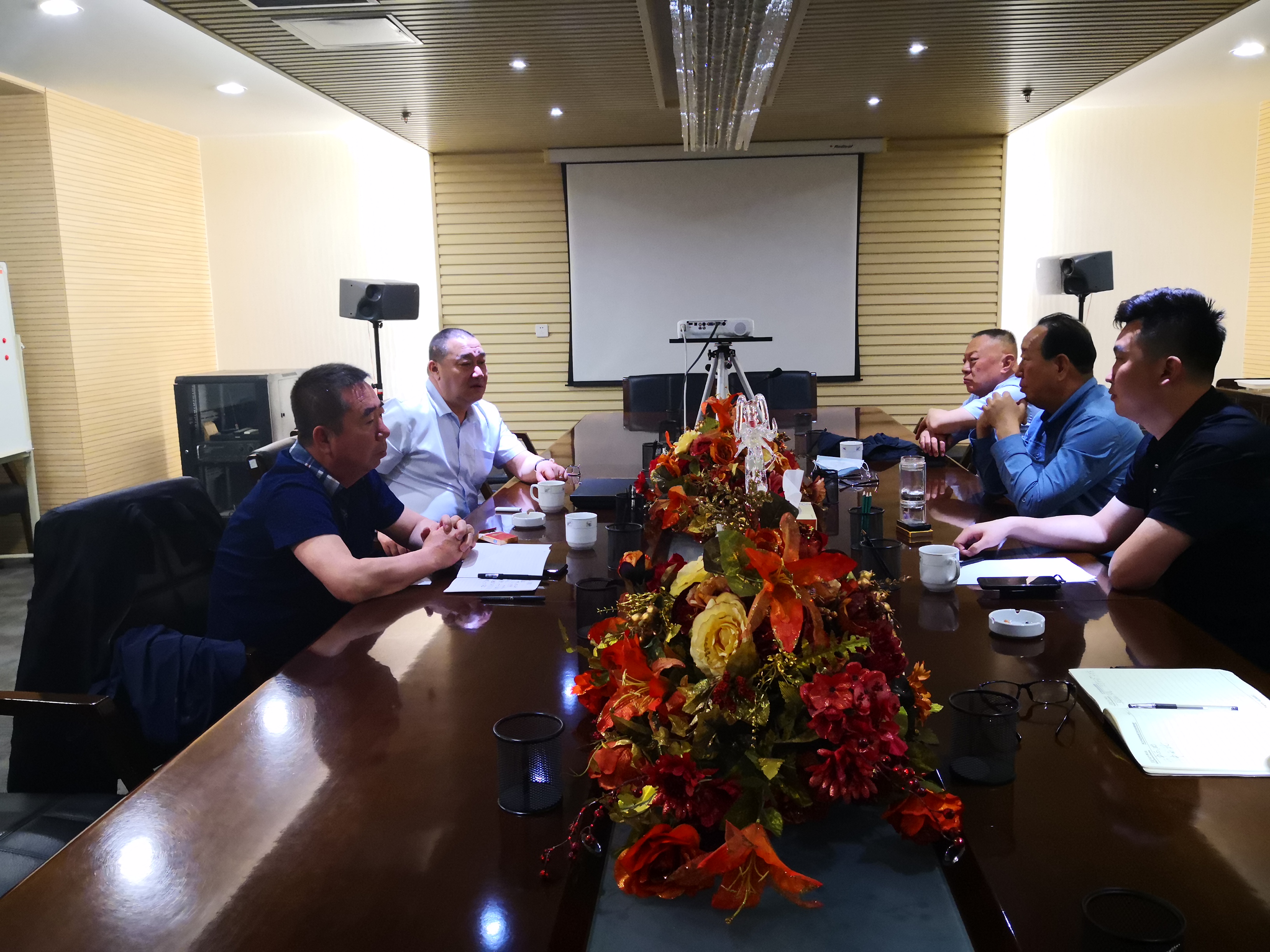 周勇會長在呱呱叫實業(yè)(集團)有限公司學習調研